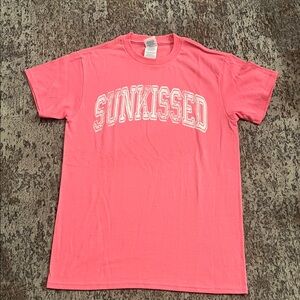 NWOT SUNKISSED Tee